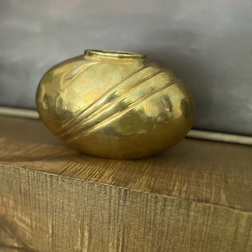 Vintage brass swirl vase — squat globe form, diagonal rib detail, 6.5" wide - Picture 2 of 7